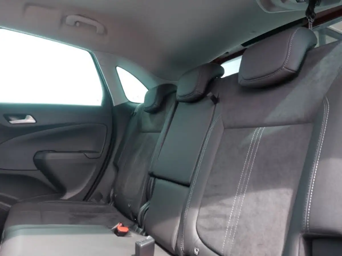 2022-vauxhall-crossland-12-ultimate-130ps-auto-big-5