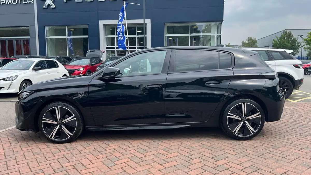 2023-peugeot-308-12-puretech-gt-130ps-ss-eat8-big-5