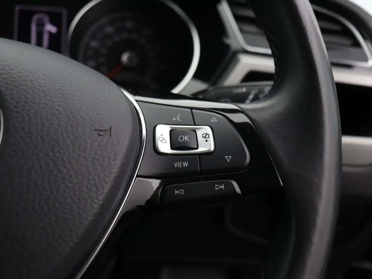 2020-volkswagen-touran-15-tsi-se-dsg-big-26