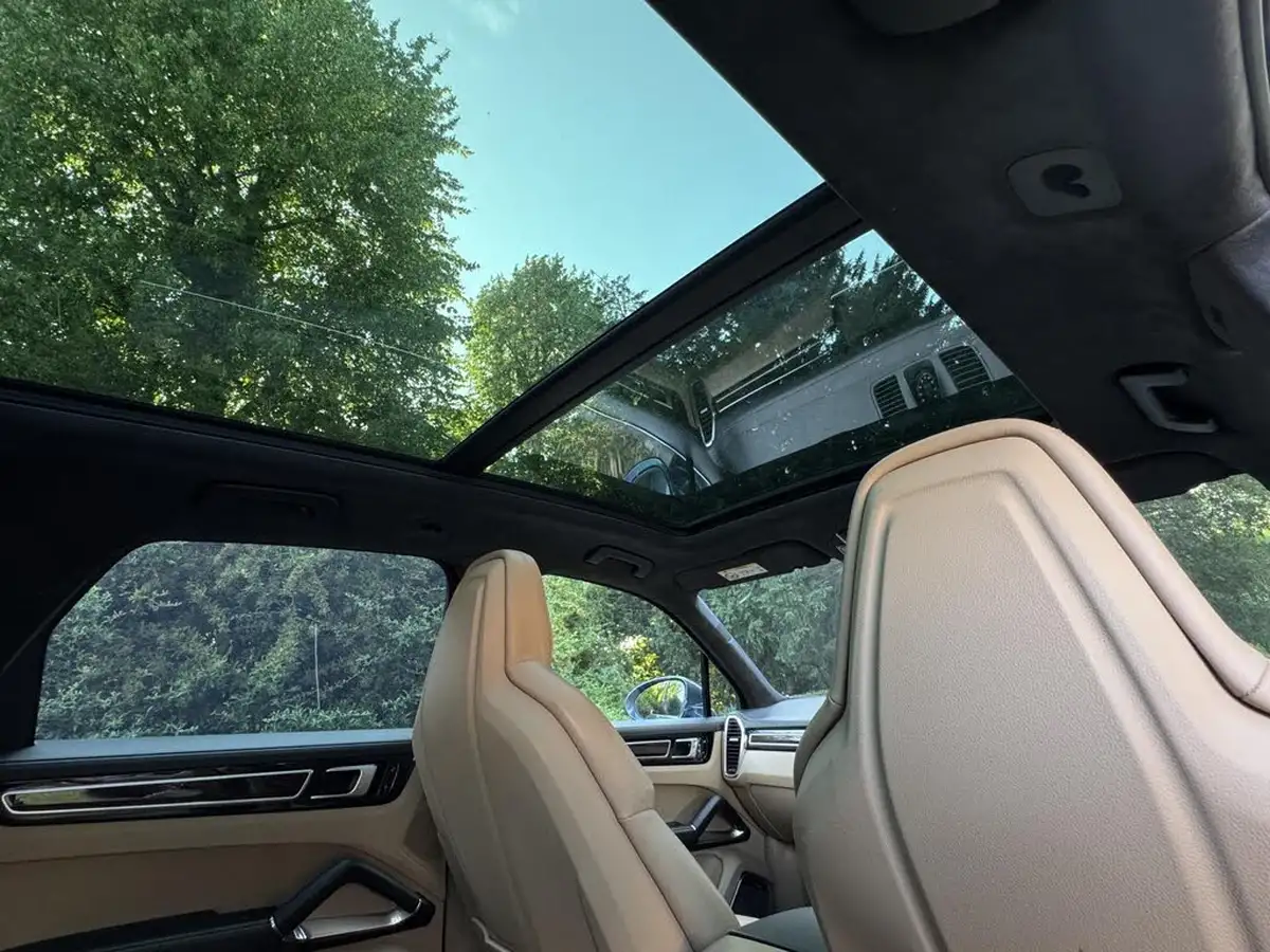2018-porsche-cayenne-40-v8-turbo-big-48