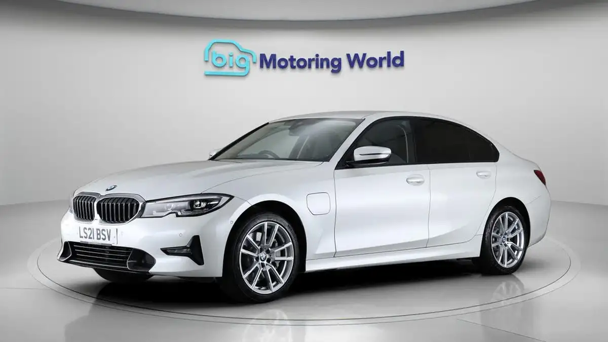 2021-bmw-3-series-20-330e-sport-pro-saloon-4d-big-3