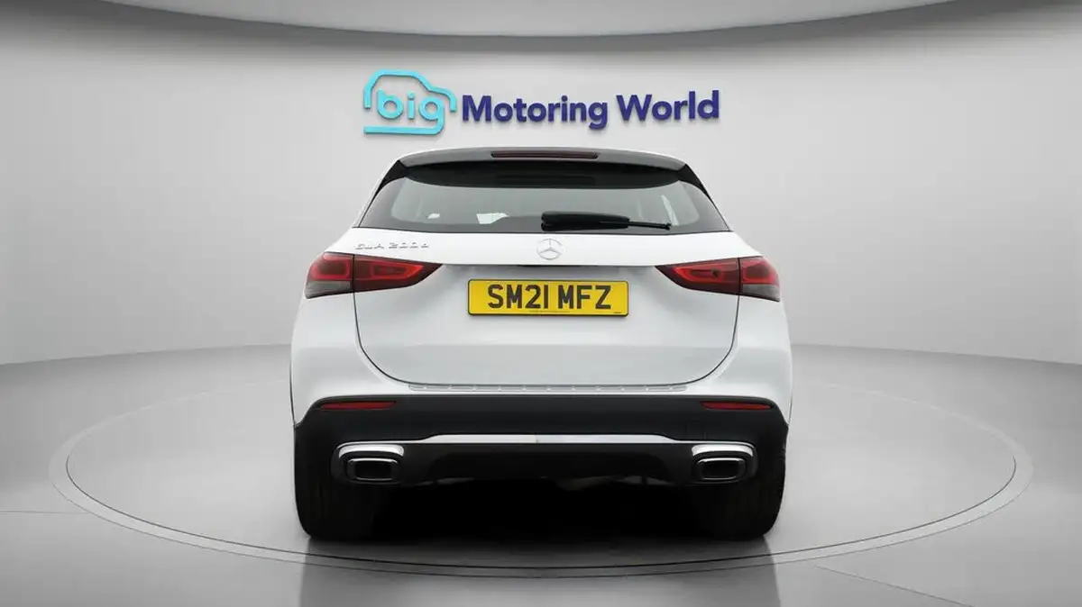 2021-mercedes-benz-gla-class-20d-gla-200d-sport-big-6