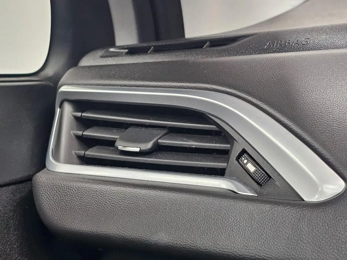 2015-peugeot-208-10-access-5d-big-64