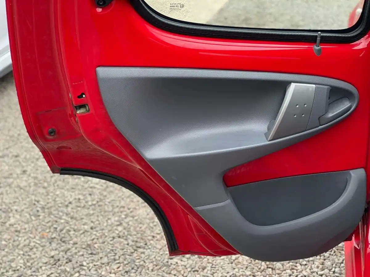 2009-citroen-c1-10-vt-5d-big-41