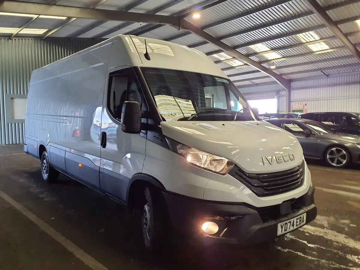 2024-iveco-daily-s-class-23td-35s14v-business-3520lmm-h2-136pseu6dt-big-0