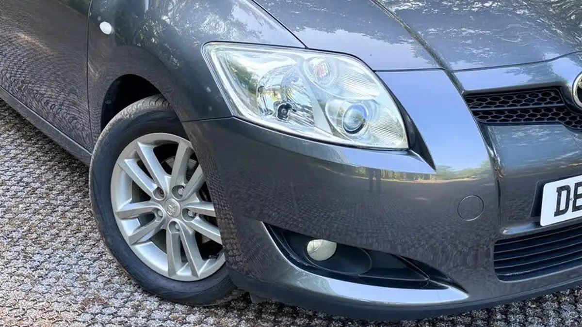 2009-toyota-auris-133-vvt-i-tr-5d-big-34