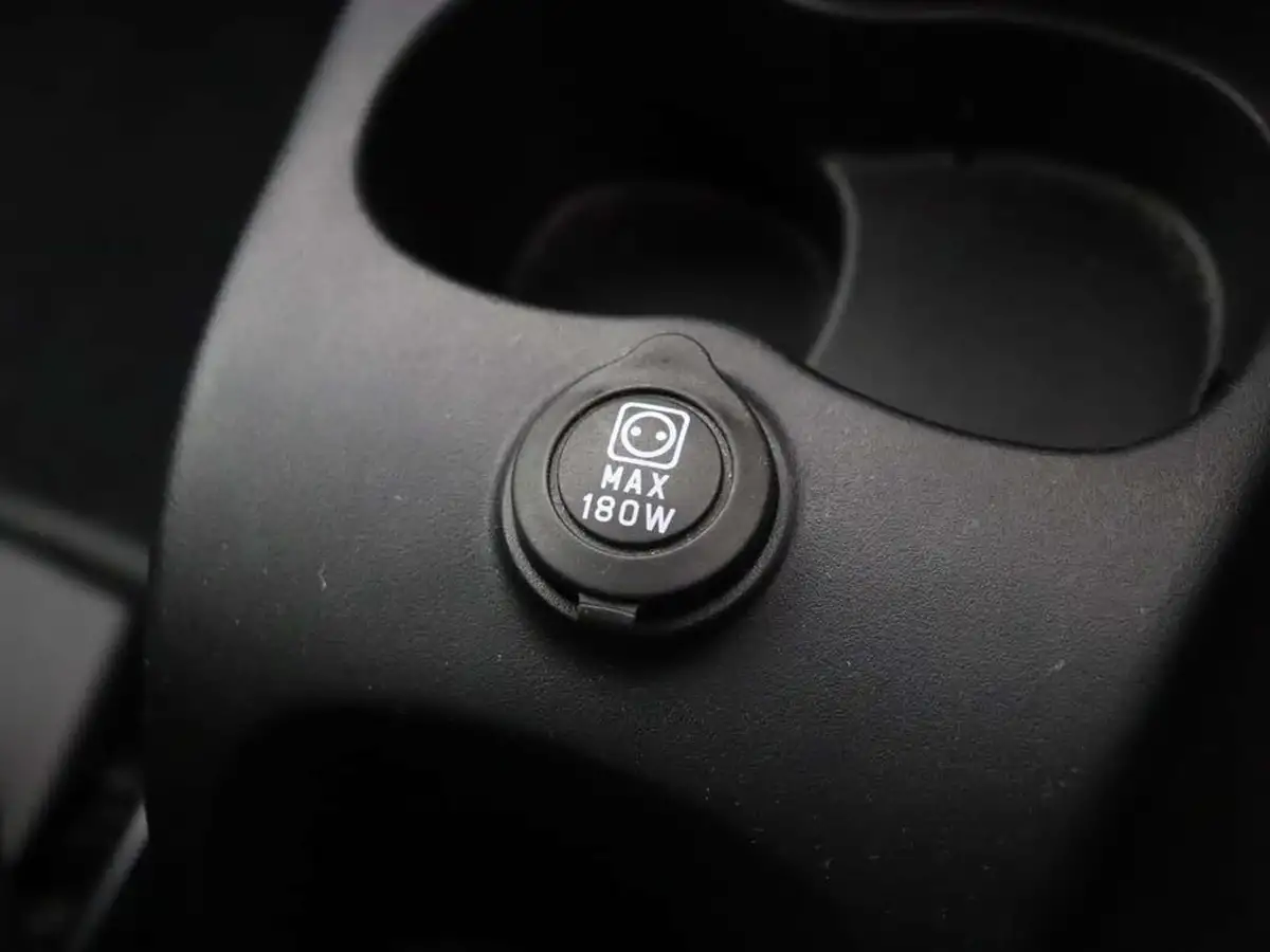 2021-fiat-panda-12-trussardi-big-28