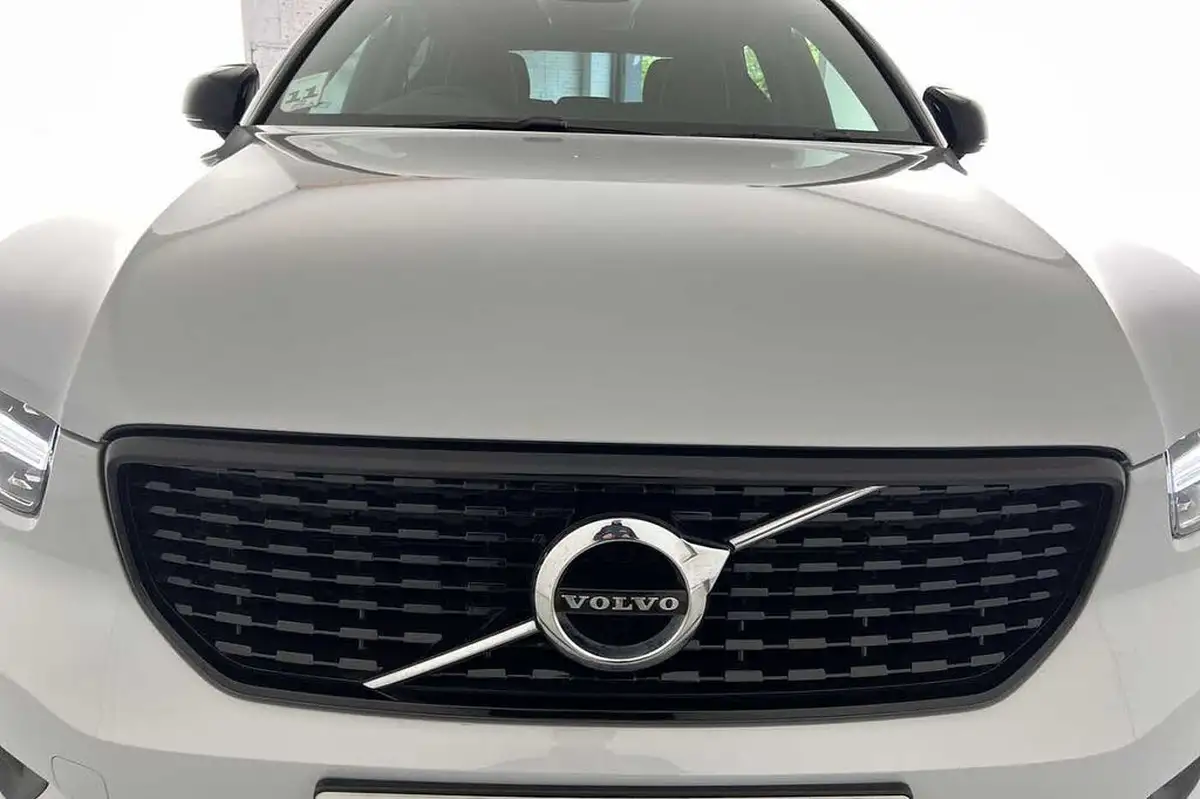 2021-volvo-xc40-15-t3-r-design-161bhp-big-22