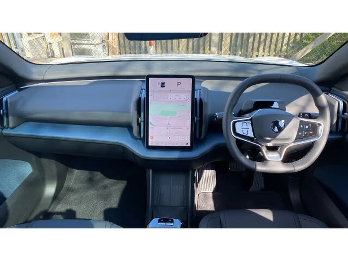 2025-volvo-ex30-e-twin-ultra-big-19