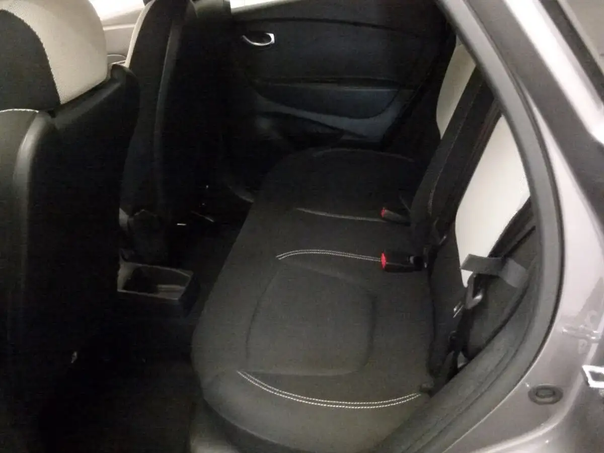 2018-renault-captur-09-tce-iconic-big-17