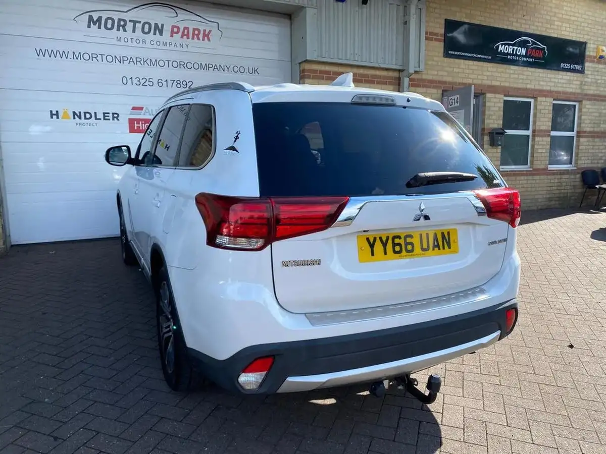 2016-mitsubishi-outlander-22di-d-4-big-3