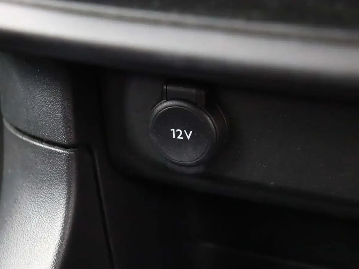 2019-citroen-c3-12-puretech-flair-110ps-ss-big-28