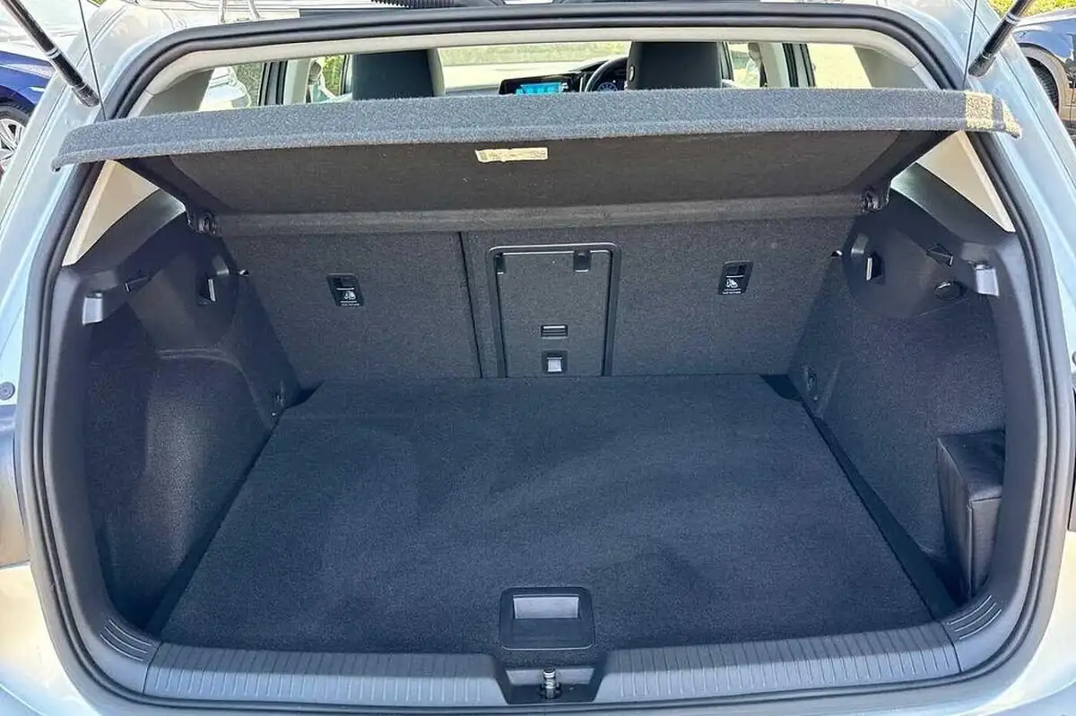 2022-volkswagen-golf-15-tsi-style-150ps-hatchback-big-10