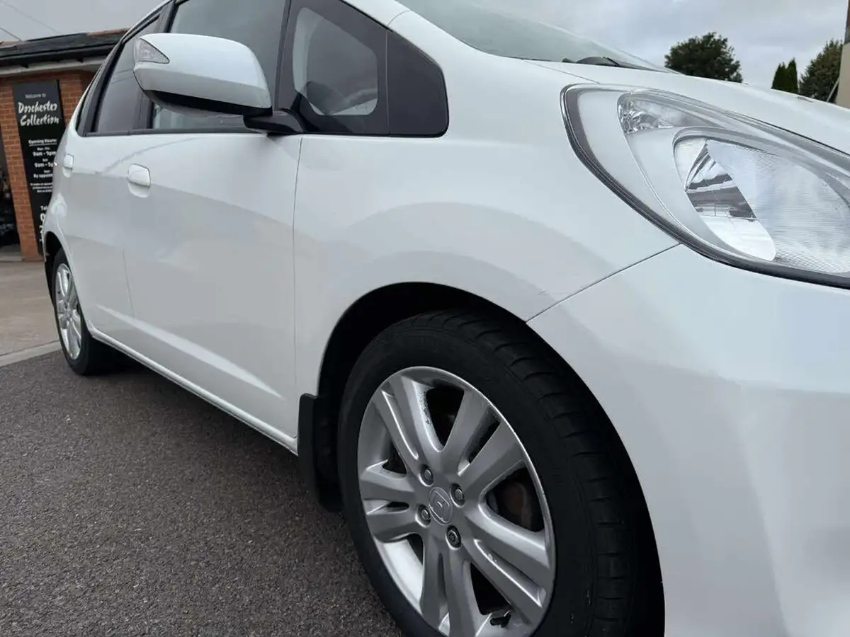 2014-honda-jazz-14-es-plus-big-23