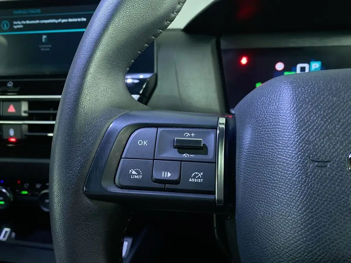 2022-citroen-c4-e-sense-big-40