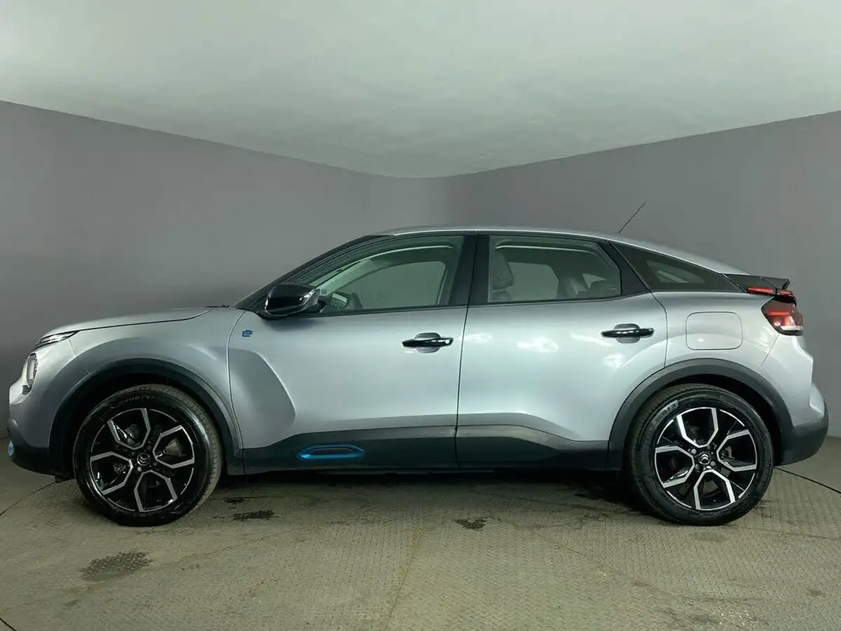 2022-citroen-c4-e-sense-big-12