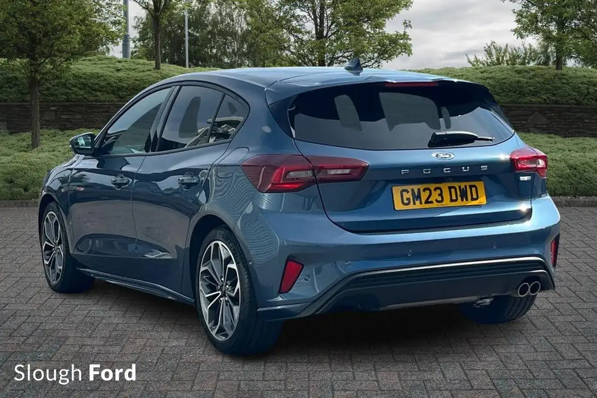 2023-ford-focus-10t-st-line-x-125ps-hybrid-mhev-hatchback-powershift-big-1