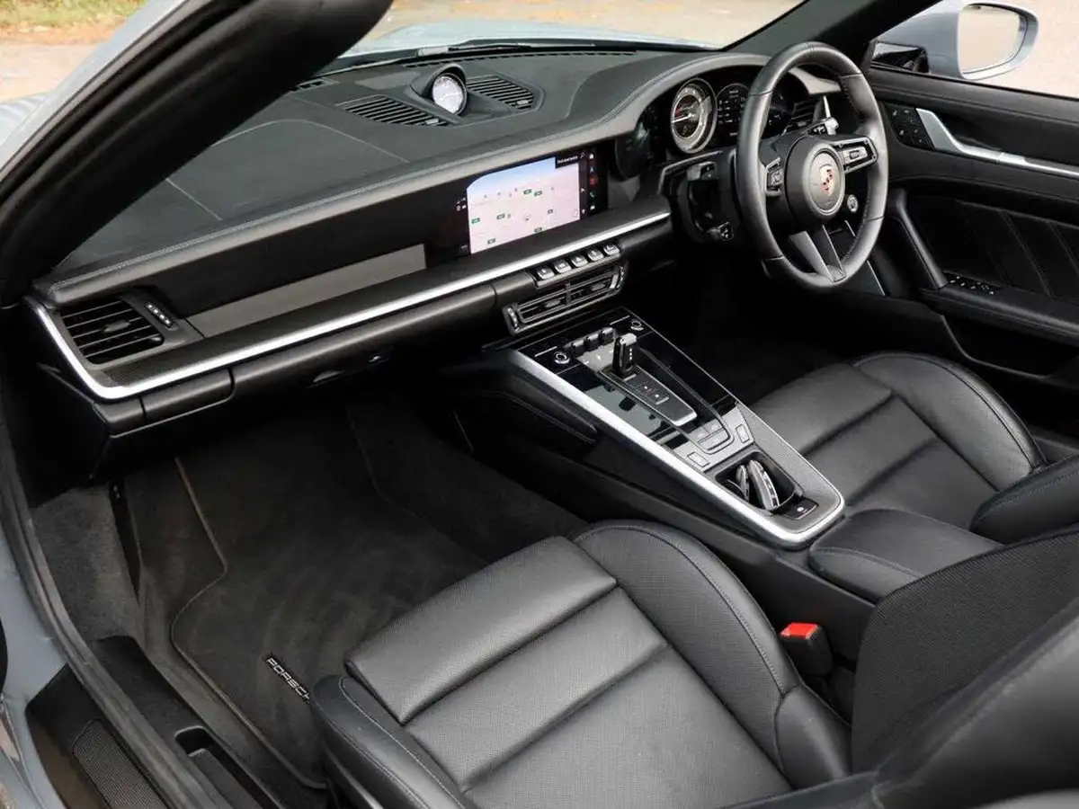 2024-porsche-911-38-turbo-s-awd-turbo-cabriolet-big-8