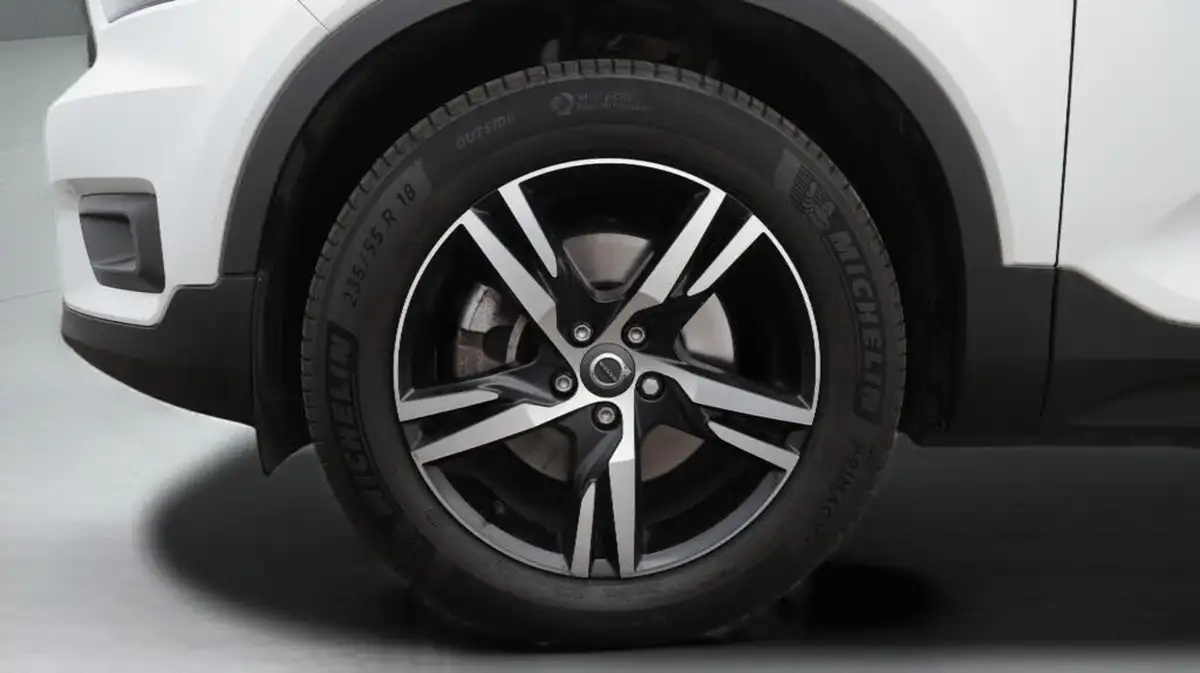 2020-volvo-xc40-20-t4-r-design-awd-big-18