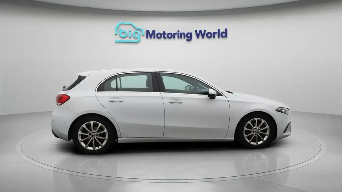 2020-mercedes-benz-a-class-13-a180-sport-executive-hatchback-5d-7g-dct-big-8
