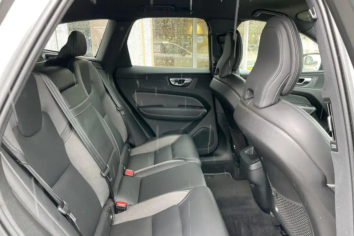 2021-volvo-xc60-20-b5-r-design-big-21