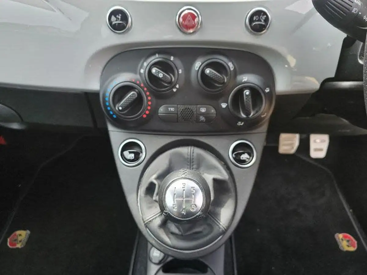 2021-abarth-595-14-tjet-big-19