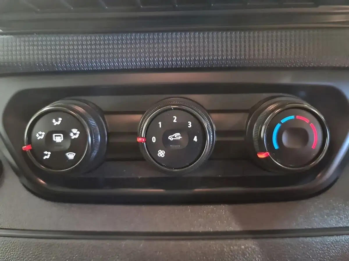 2023-renault-trafic-passenger-20-blue-dci-sl28-150-business-big-9