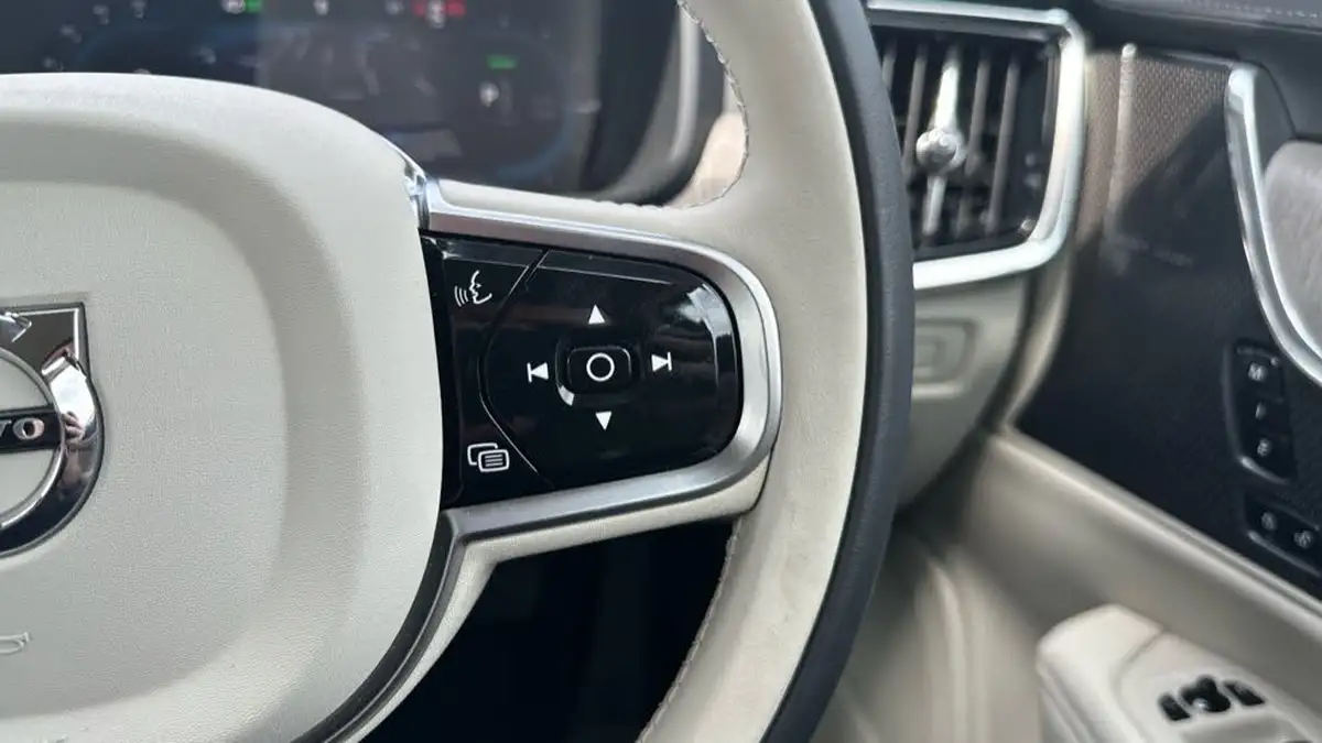 2025-volvo-v90-20-t6-plus-345bhp-dark-big-20