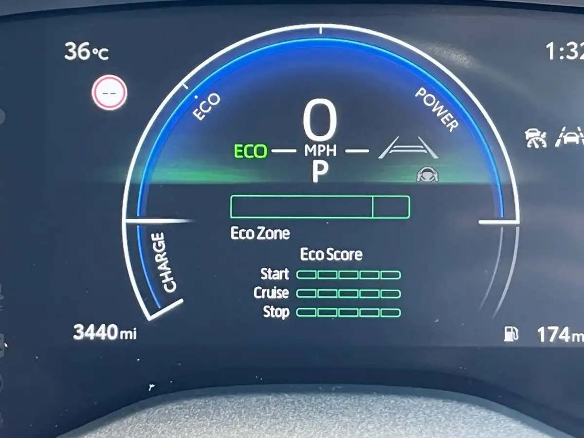 2024-toyota-yaris-cross-15-vvt-i-icon-big-22