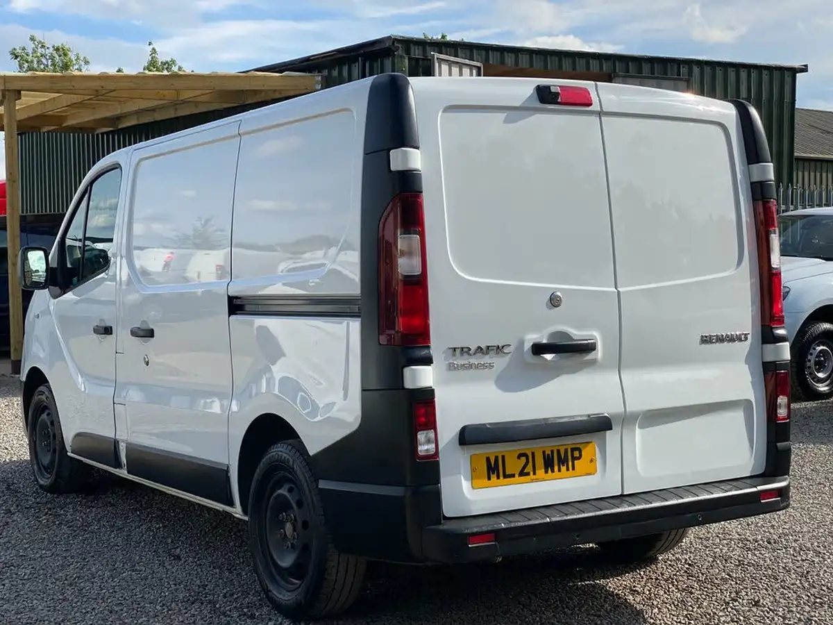2021-renault-trafic-20dci-sl30-energy-120-business-panel-big-15
