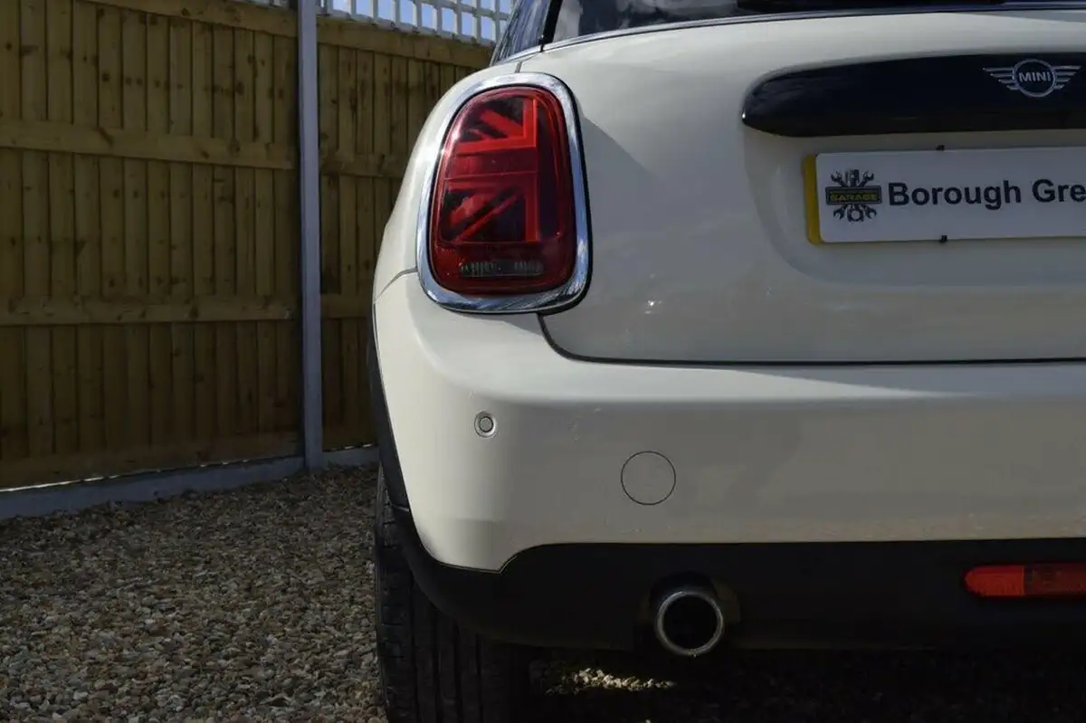 2019-mini-cooper-15-cooper-classic-hatchback-5d-big-8