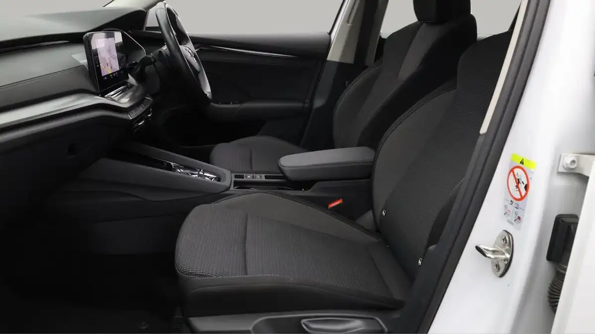 2022-skoda-octavia-10-tsi-se-technology-110ps-estate-big-14
