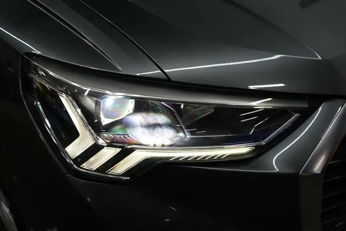 2019-audi-q3-20-40-tfsi-s-line-big-10