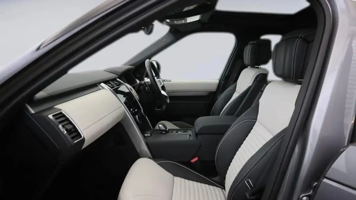 2024-land-rover-discovery-30-d300-dynamic-hse-big-2