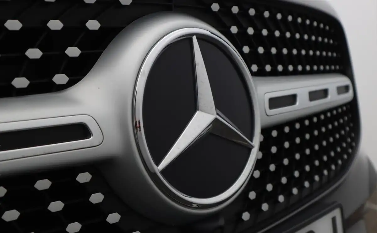 2021-mercedes-benz-glb-class-13-glb200-amg-line-8g-tronic-big-24