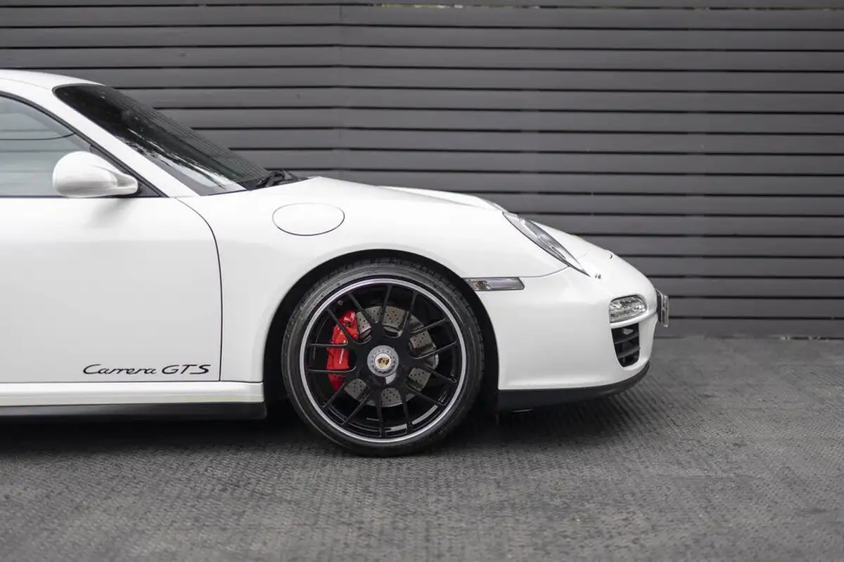 2011-porsche-911-38-carrera-gts-coupe-pdk-big-13