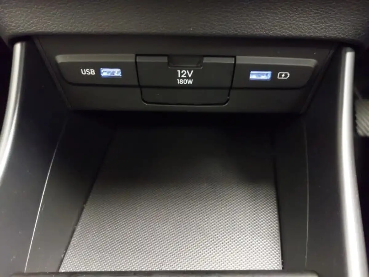 2021-hyundai-i20-10-t-gdi-element-big-16
