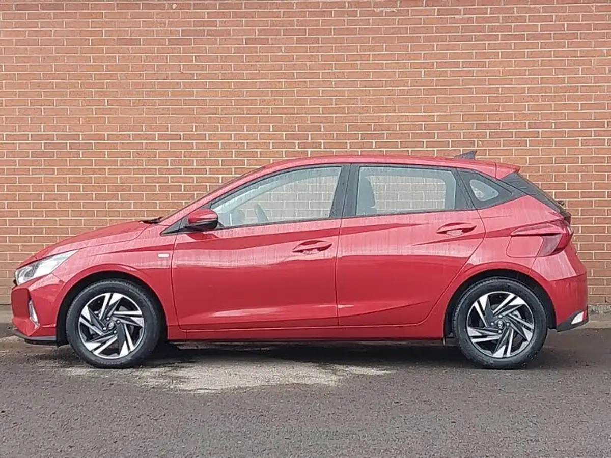 2022-hyundai-i20-10-t-gdi-se-connect-dct-big-3