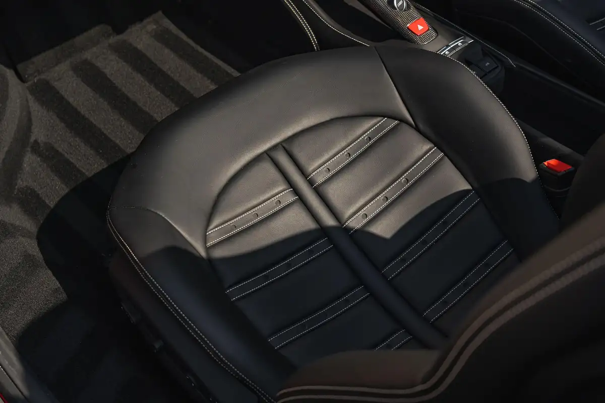 2017-ferrari-488-39-488-spider-big-42