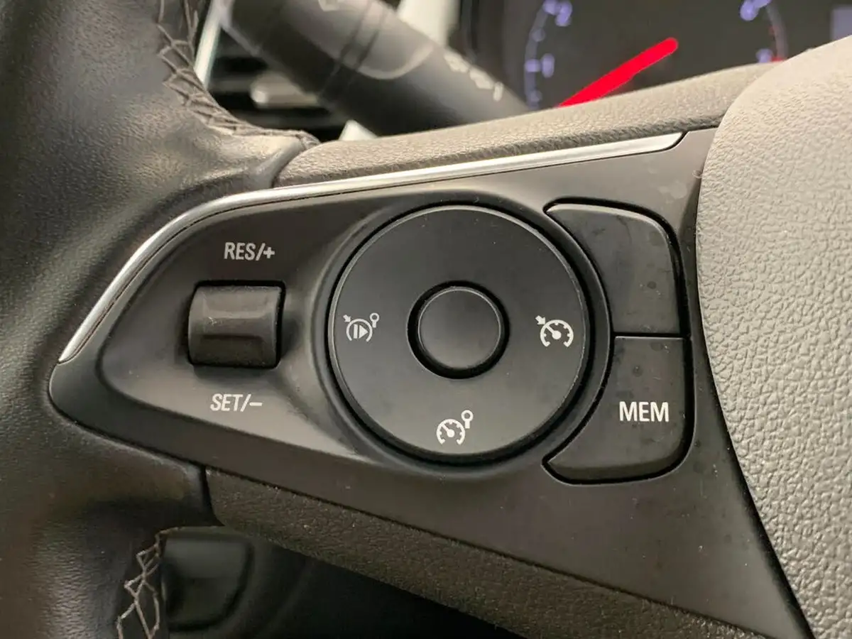 2020-vauxhall-crossland-x-12i-sri-nav-big-20
