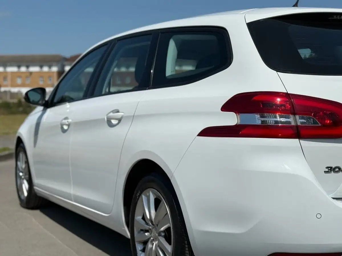 2016-peugeot-308-sw-12-puretech-active-110bhp-99g-big-23