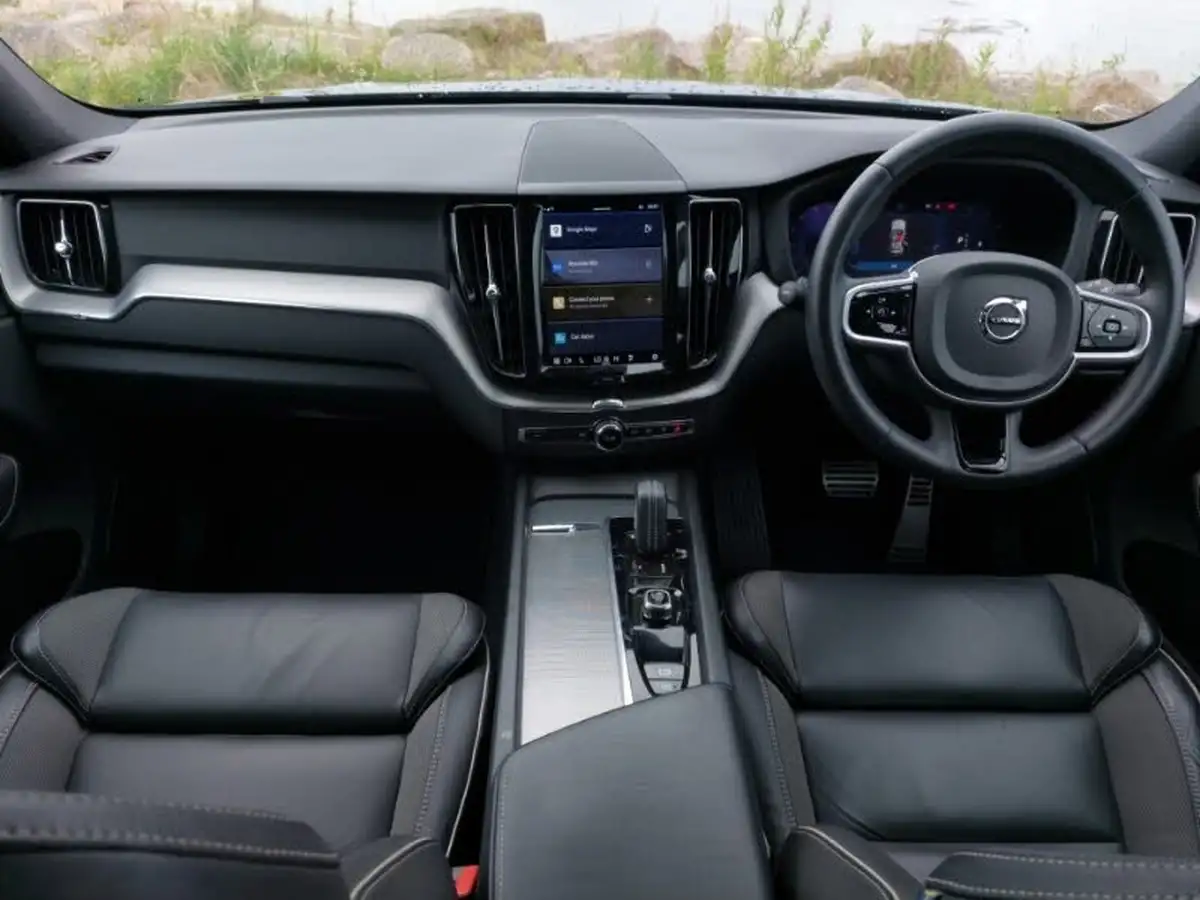 2021-volvo-xc60-20td-b4-r-design-awd-big-2