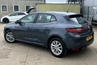 2017-renault-megane-16dci-dynamique-nav-hatchback-small-3