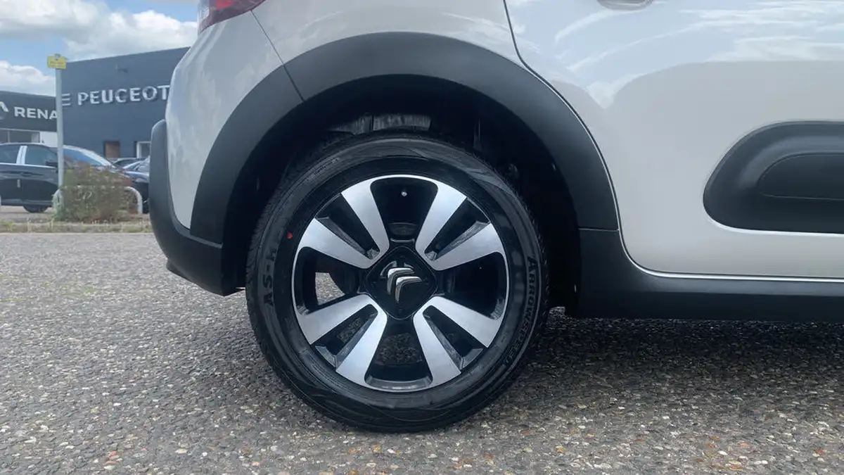 2022-citroen-c3-12-puretech-c-series-big-15