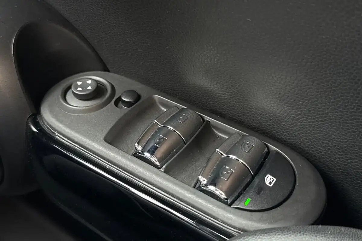 2022-mini-cooper-15-cooper-sport-hatchback-5d-big-33