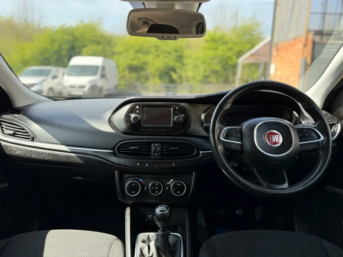 2017-fiat-tipo-14-tjet-lounge-station-wagon-big-15