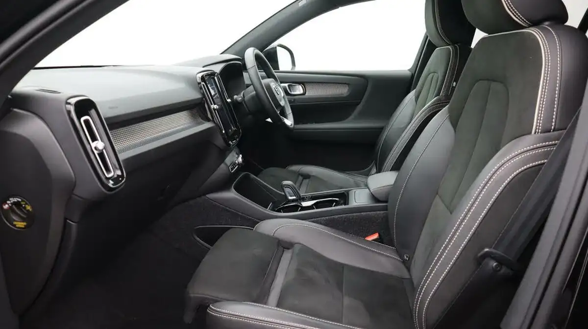 2021-volvo-c40-e-twin-recharge-pro-big-14