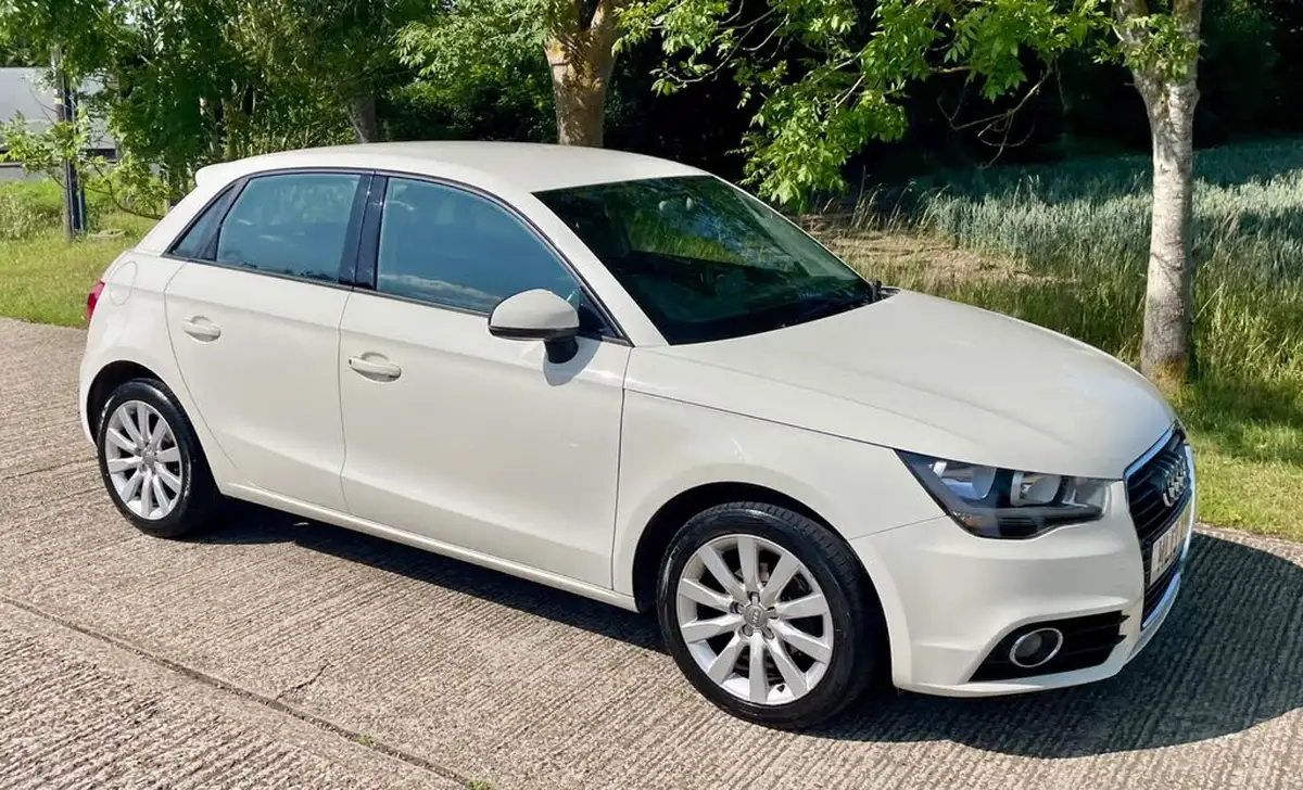 2013-audi-a1-12-sportback-5d-big-0