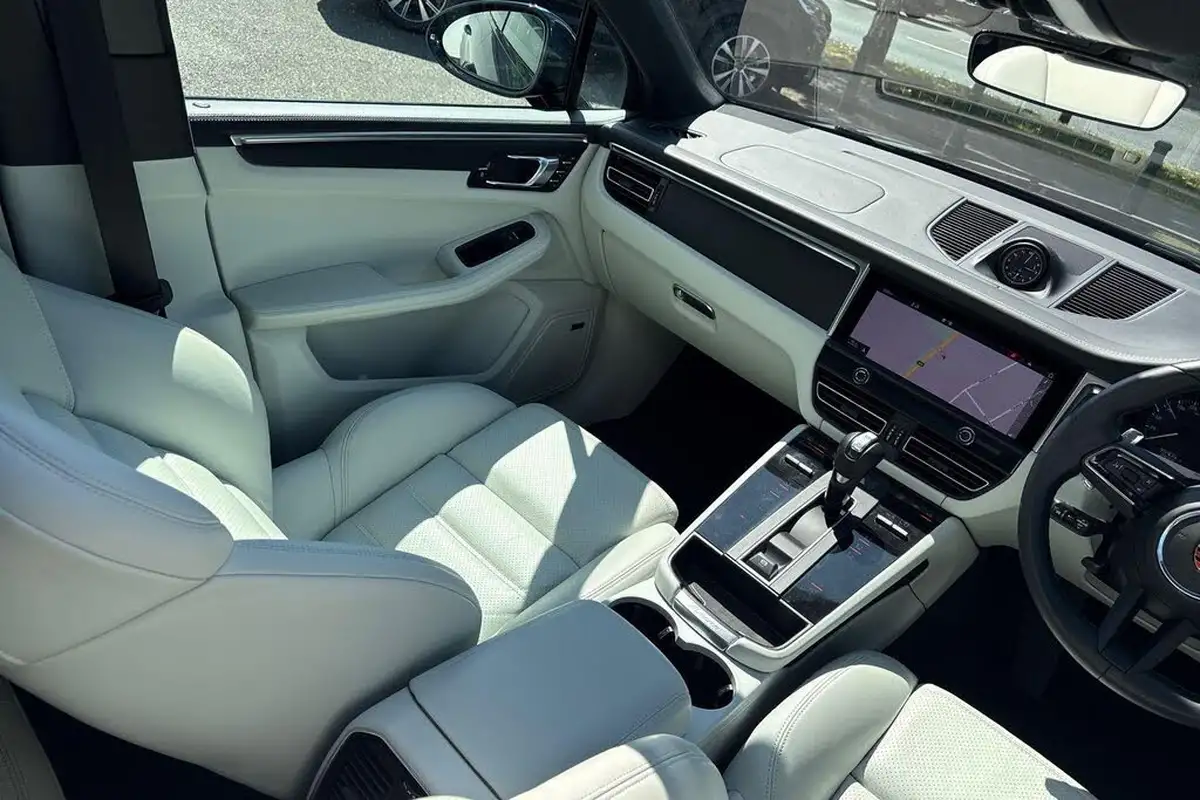 2022-porsche-macan-20-big-29