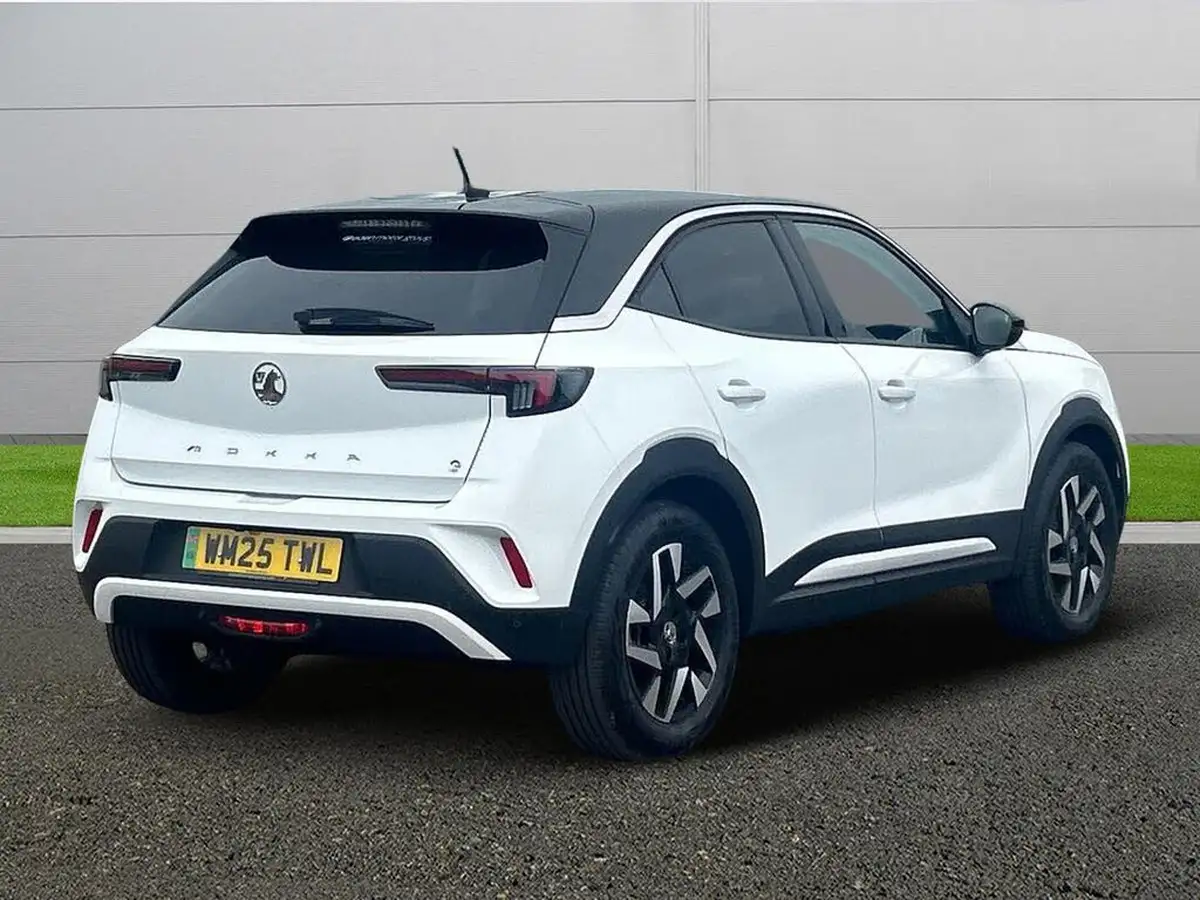 2024-vauxhall-mokka-e-griffin-big-6